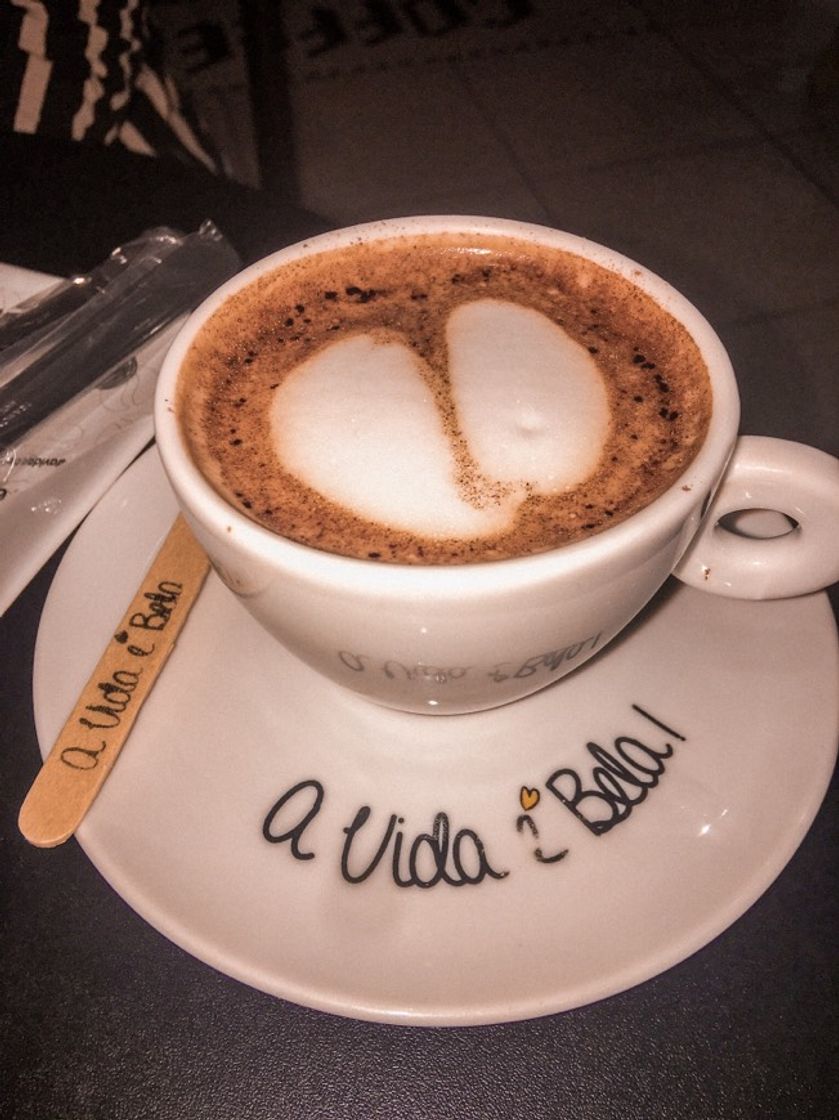 Restaurantes A Vida é Bela Café (Várzea)