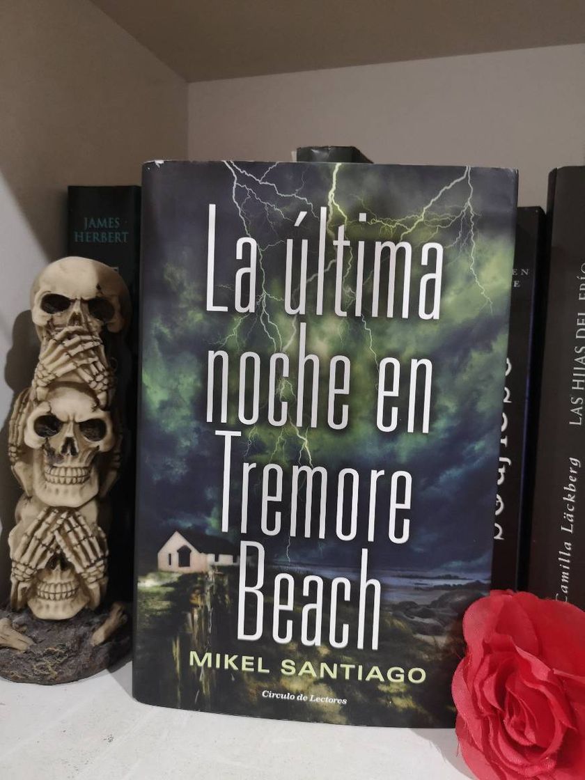 Book La última noche en Tremore Beach