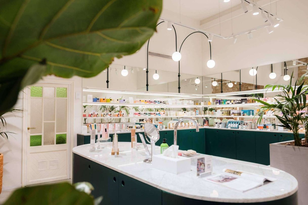 Lugar All Yours - Natural & Clean Beauty Store