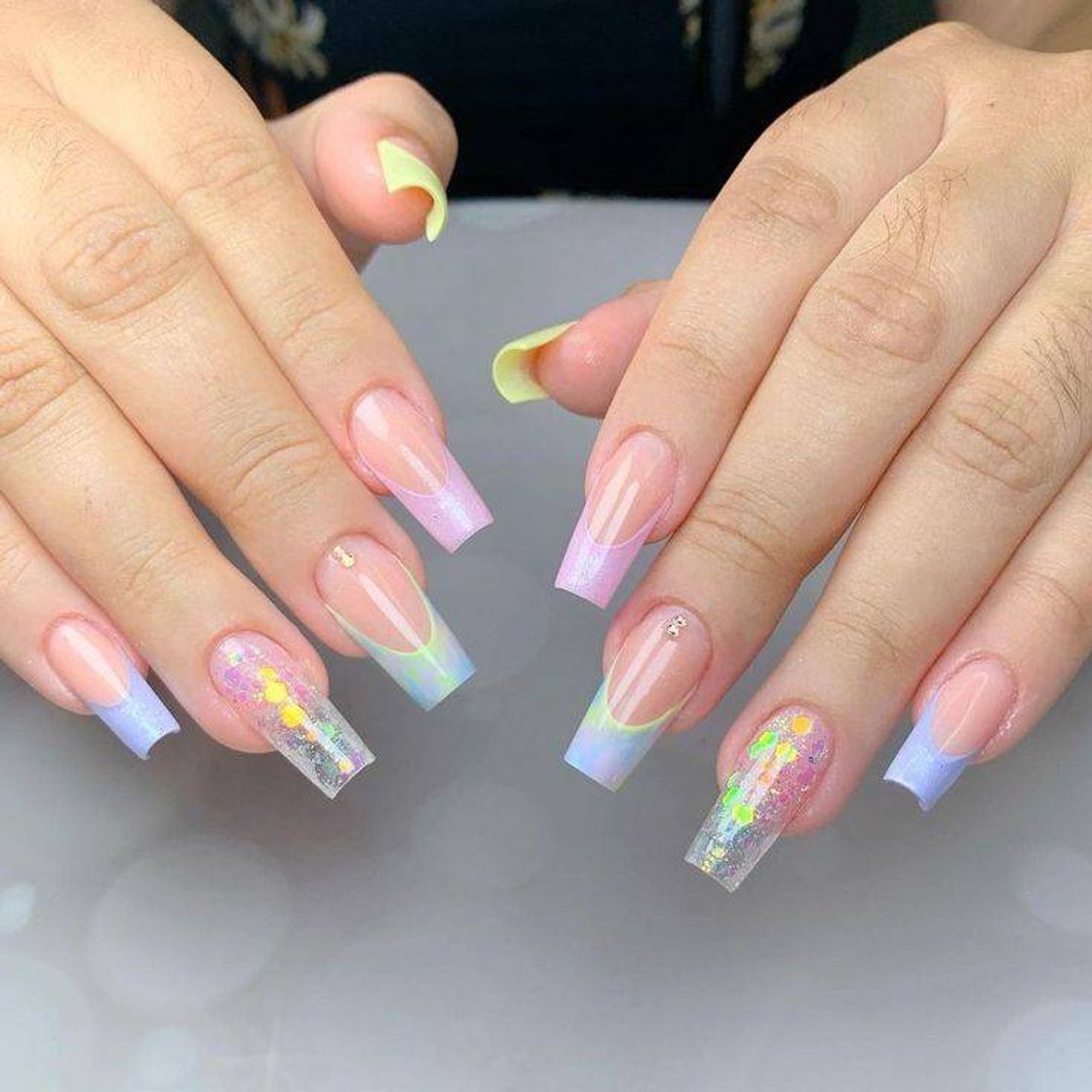 Moda Nail Francesa Reversa 