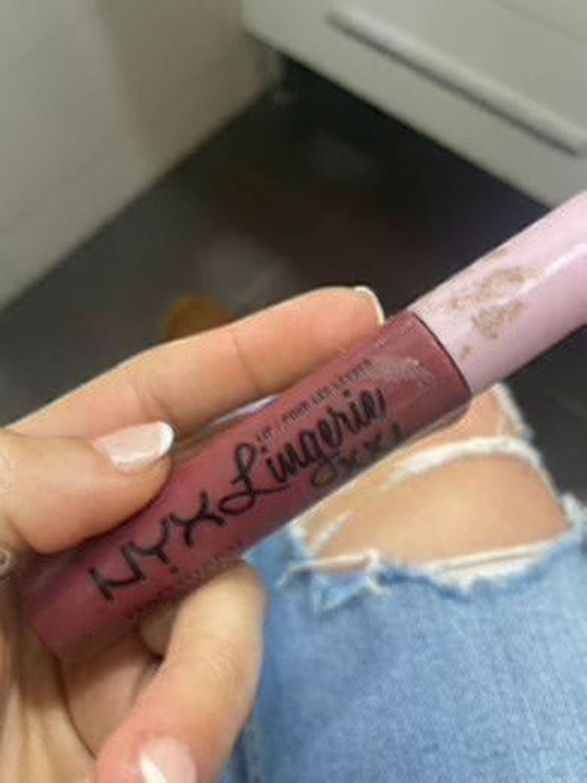 Social NYX Professional Makeup Pintalabios Lip Lingerie Liquid Lipstick, Acabado cremoso y mate,