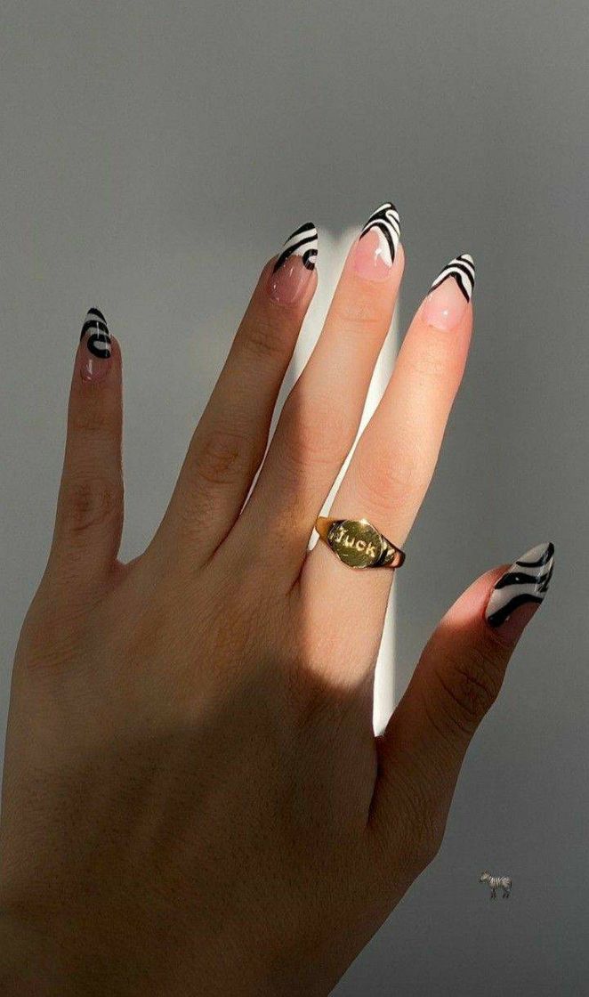 Fashion Nail art🦓