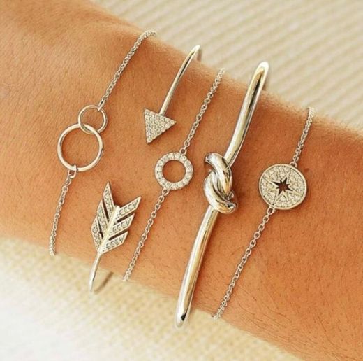 5 pulseiras por R$4,81