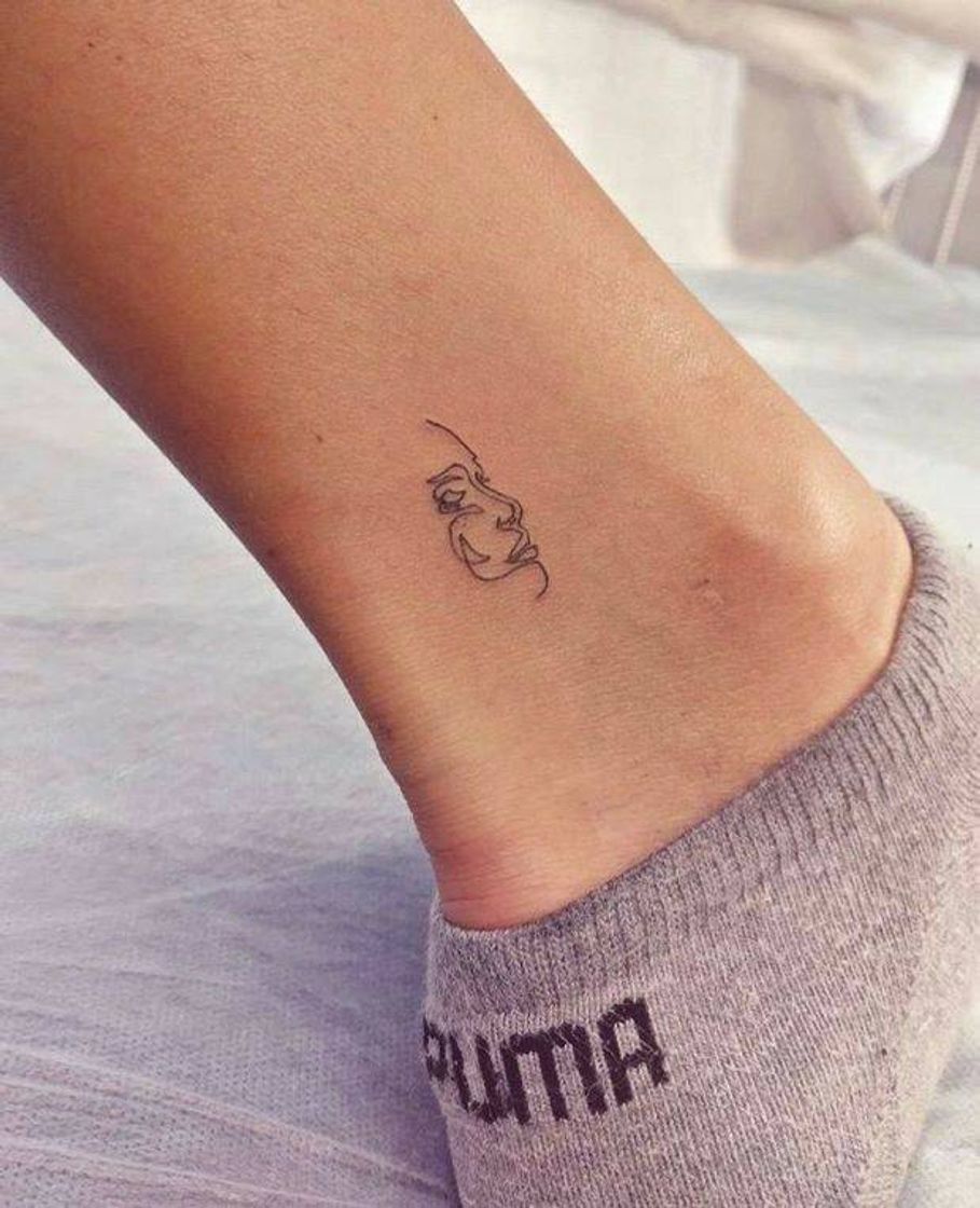 Fashion Tattoo Minimalist °