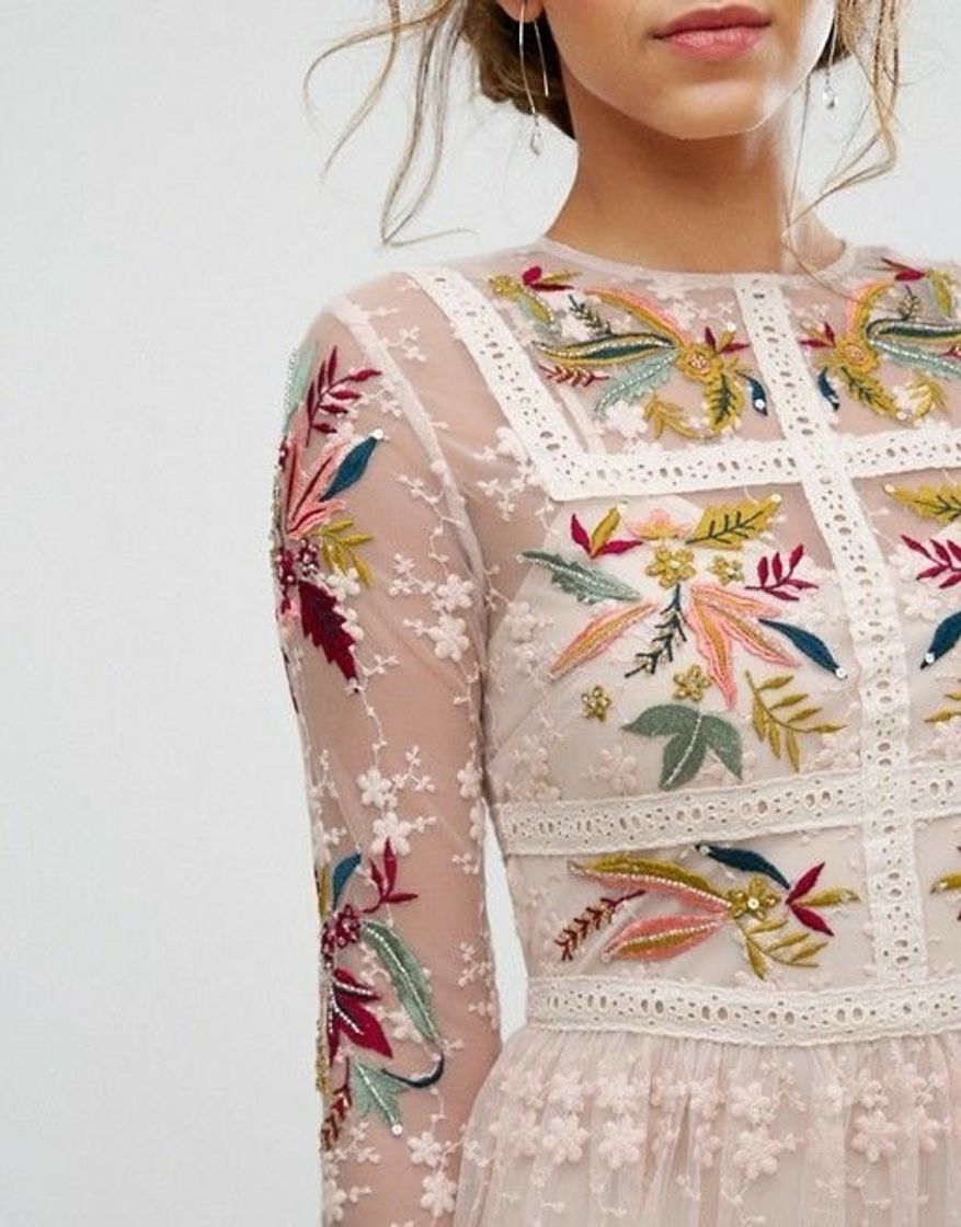 Moda Embroidered Dress