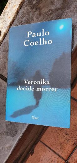 Veronika decide morrer - por Paulo Coelho