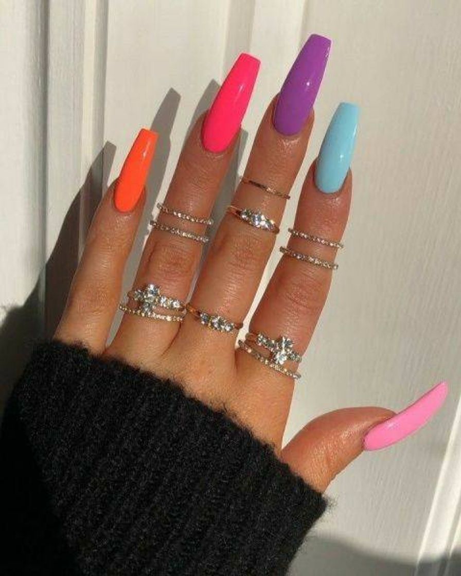 Moda Nails 