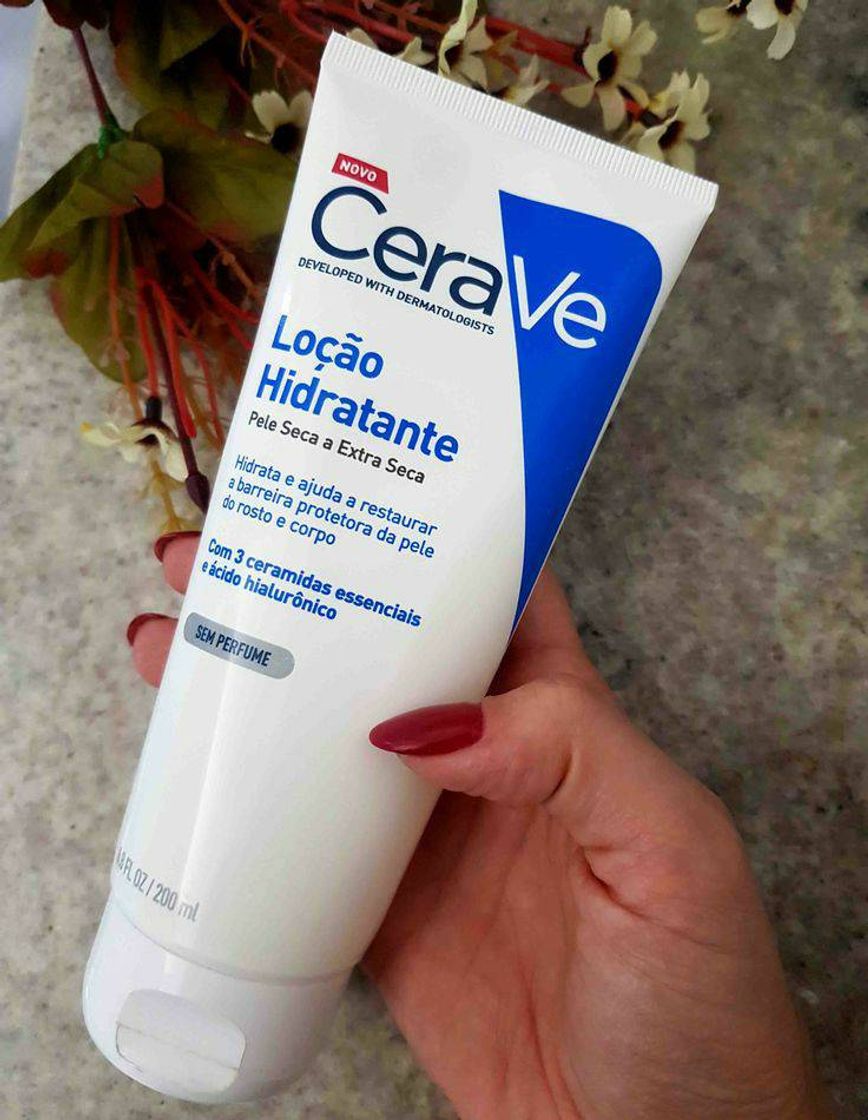 Moda CERAVE produto  favorito para  cuidados com a pele do corpo.