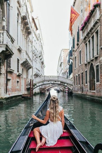 Andando de barquinho em Veneza ❤️✨