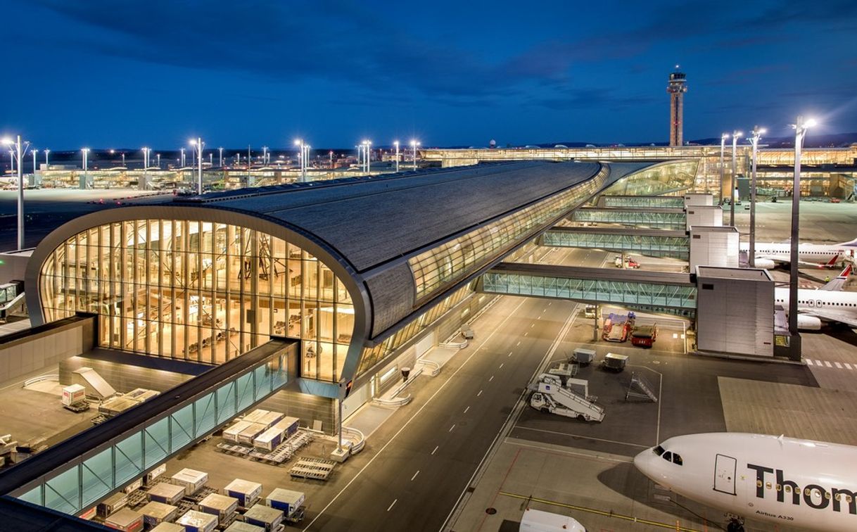 Lugar Oslo Airport (OSL)