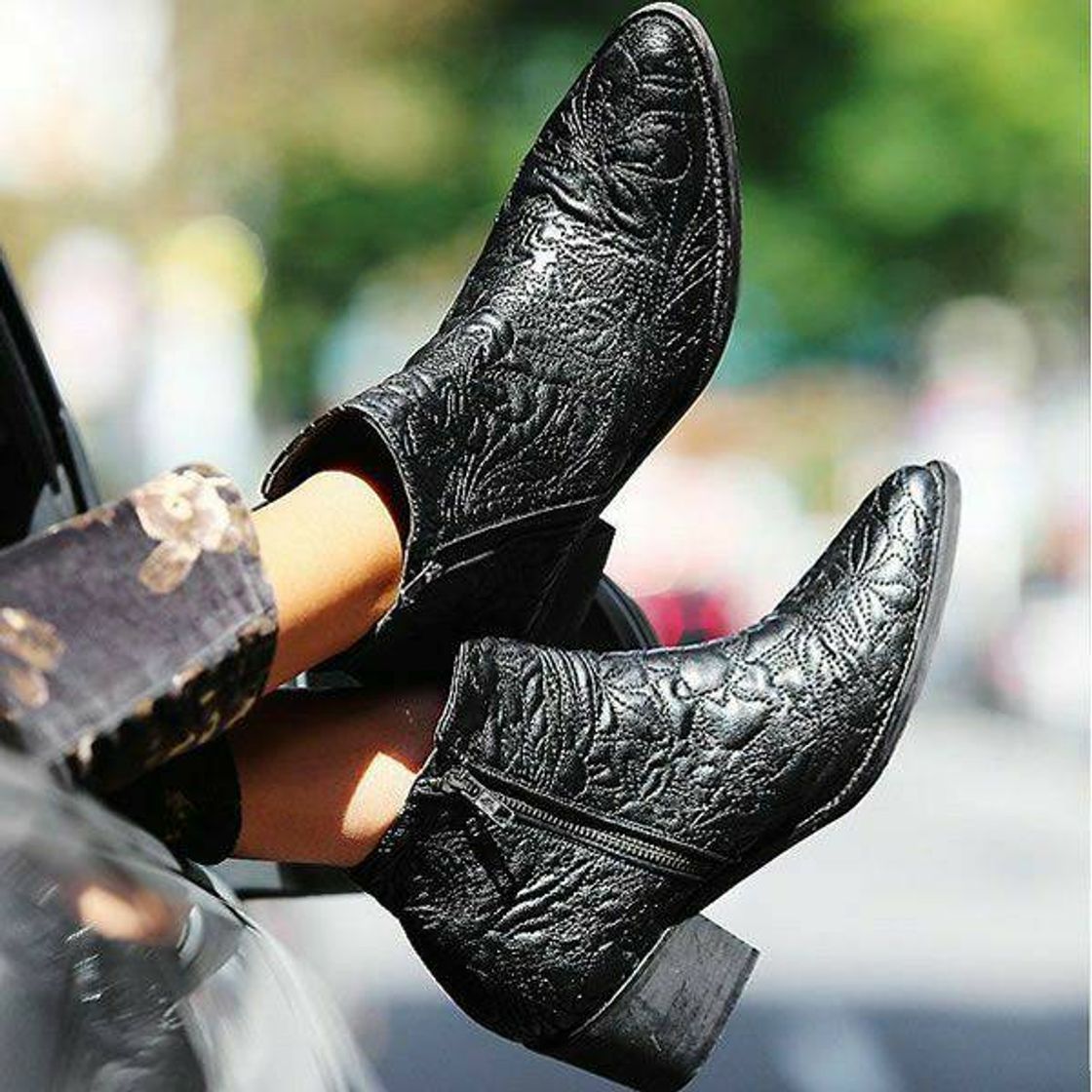 Social Ankle boot preta bordada