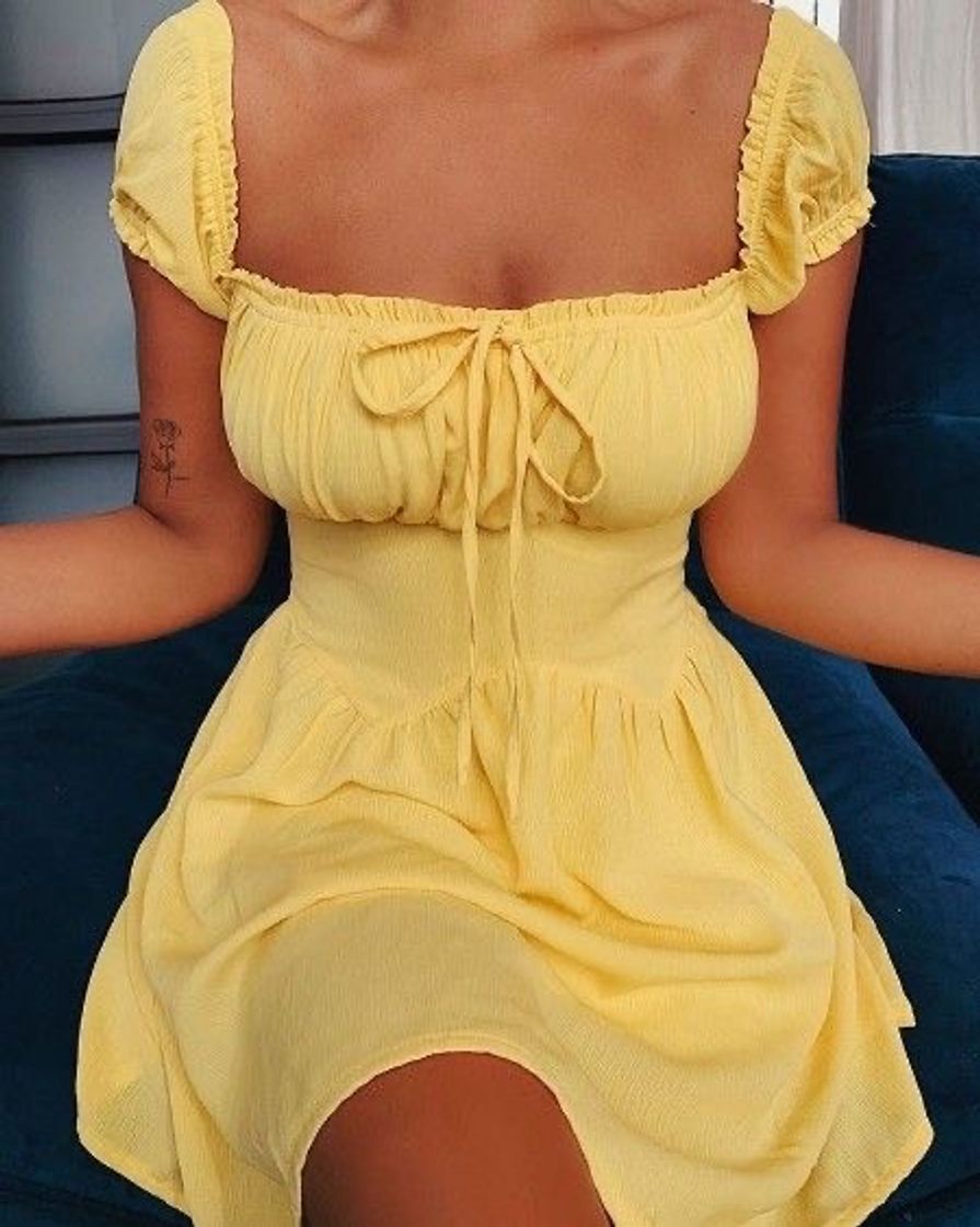 Moda Look amarelo 