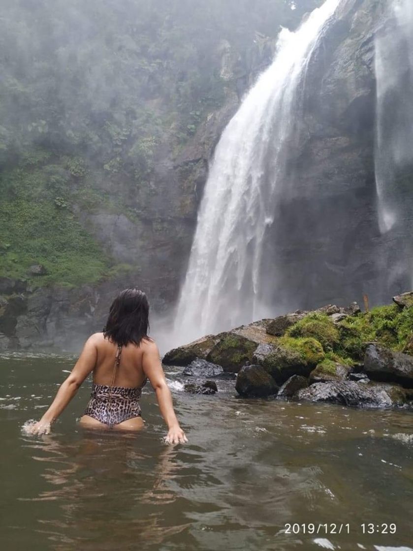 Lugares Cachoeira Véu de Noiva