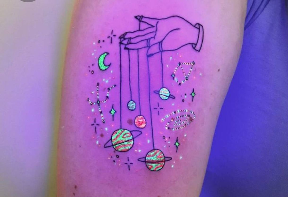 Social Tatuagem que brilha no escuro