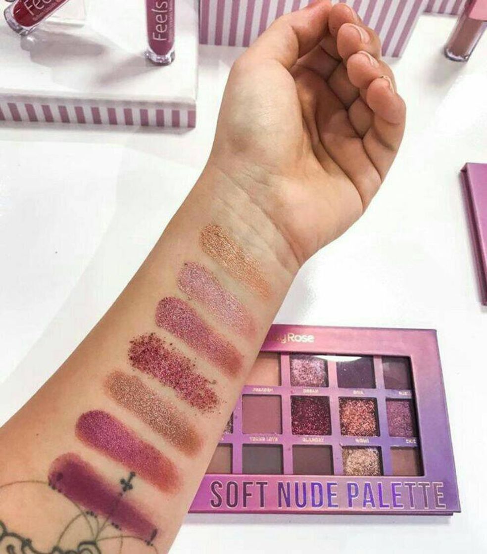 Fashion PALETA DE SOMBRAS RUBY ROSE💄💫