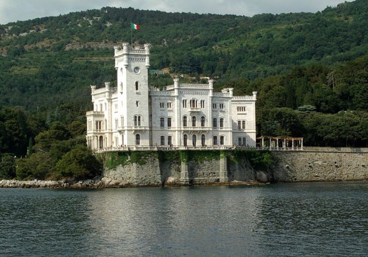 Place Castello di Miramare