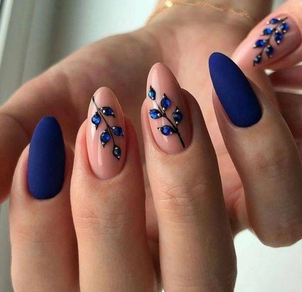 Moda UNHAS DECORADAS