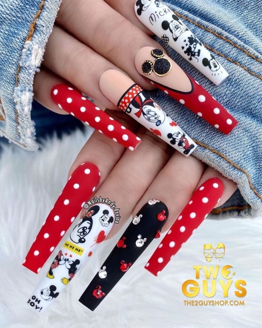 Moda Nails 