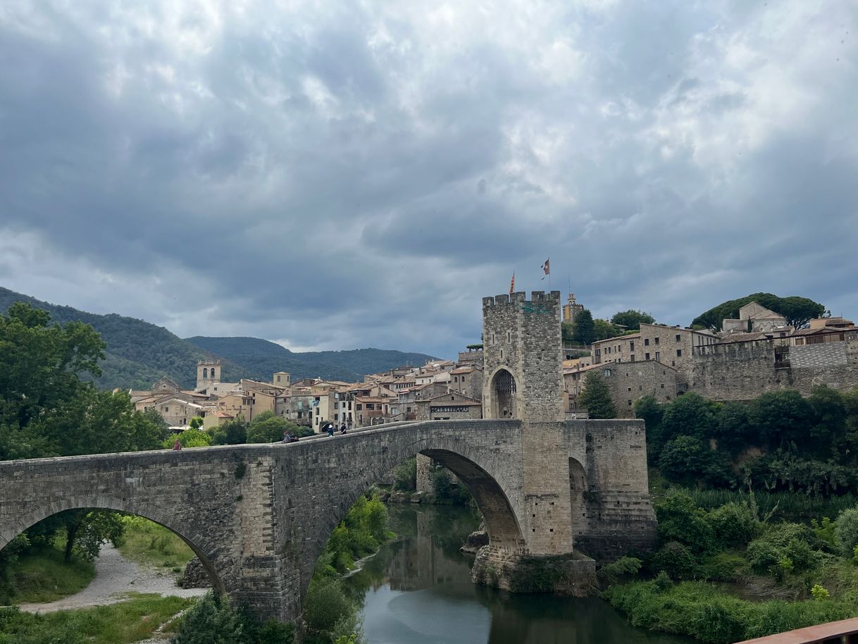 Place Besalú