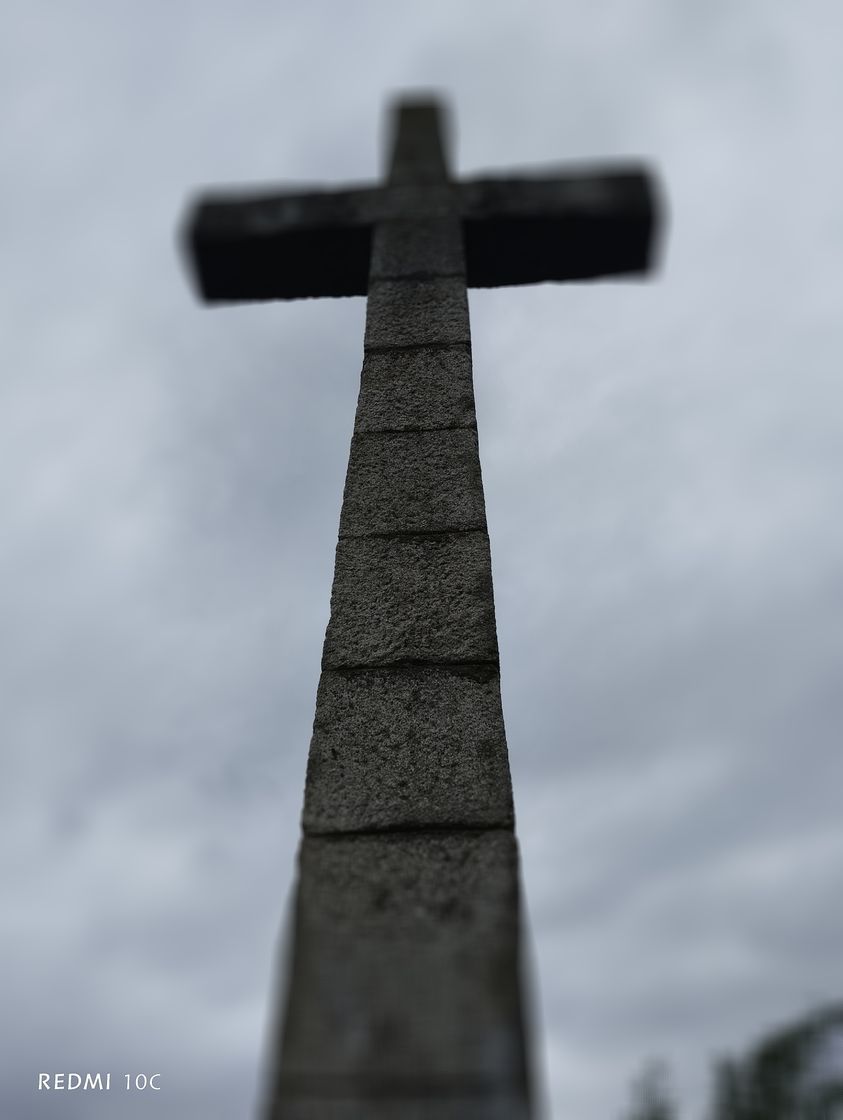 Places Cruz de piedra , Capela de San Bieito de Cova do Lobo