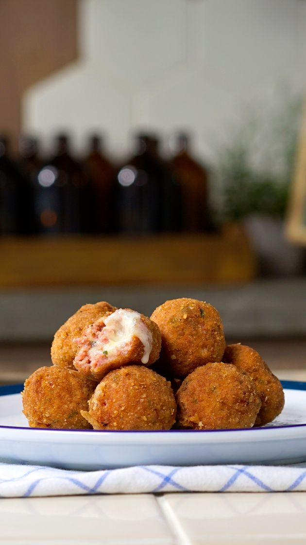 Moda Bolinhas de Linguiça com Queijo Mussarela