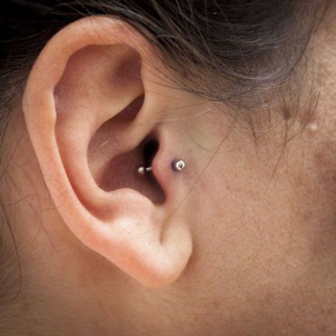 Fashion Piencing no tragus 