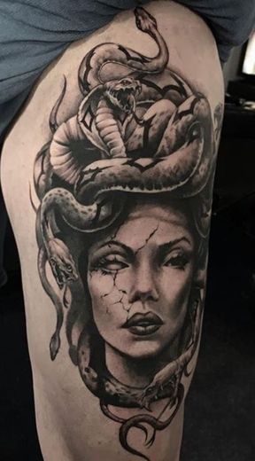 Medusa tattoo 🤤