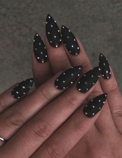 Nails black 