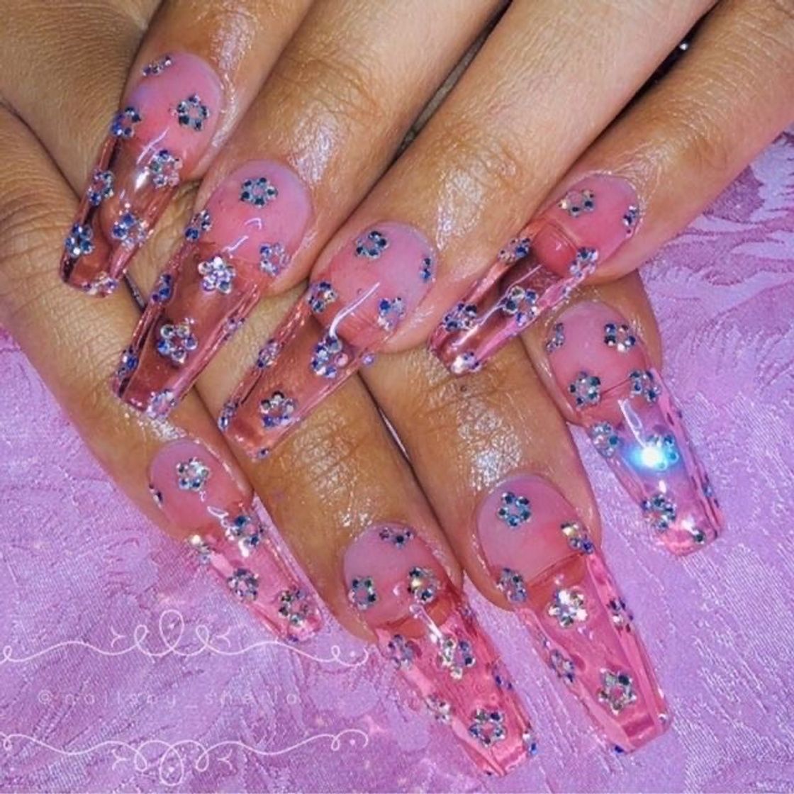 Moda Unhas rosa transparente com pedrinhas 