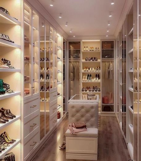 Quarto com closet 