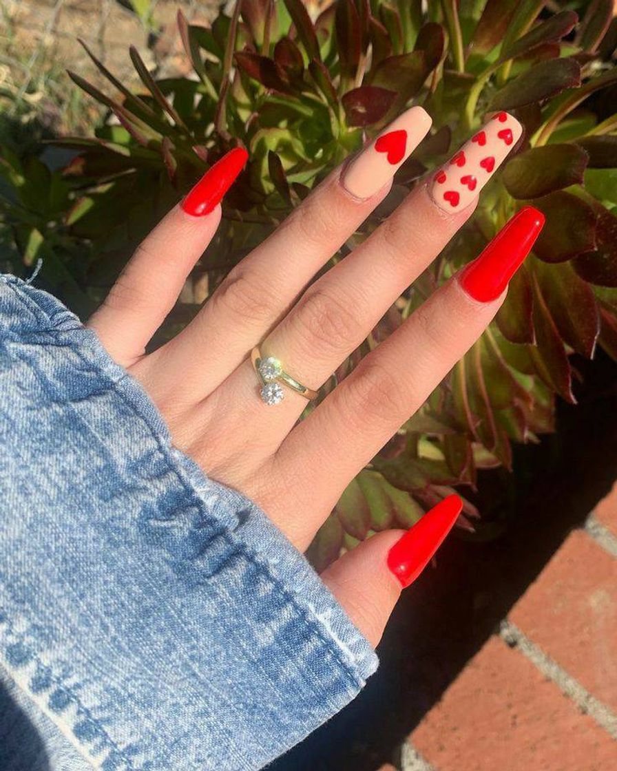 Social Nail red 