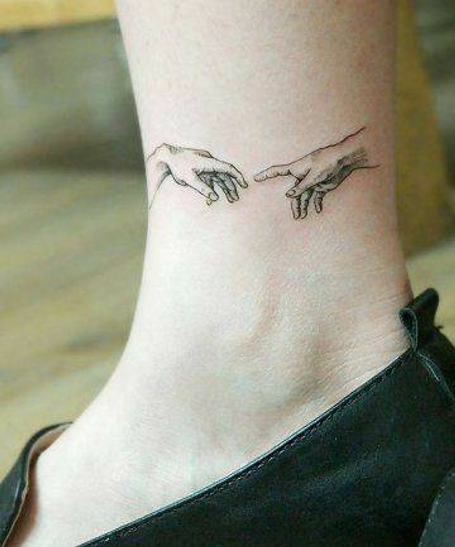 Moda tattoo minimalista 