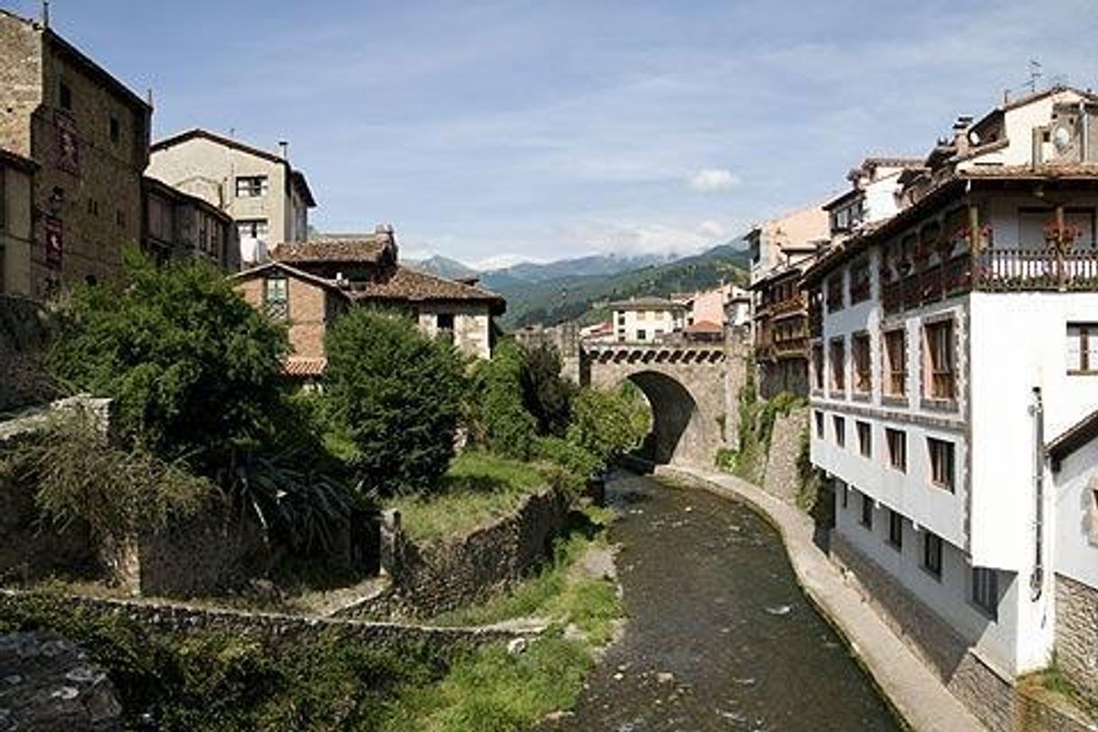 Place Potes