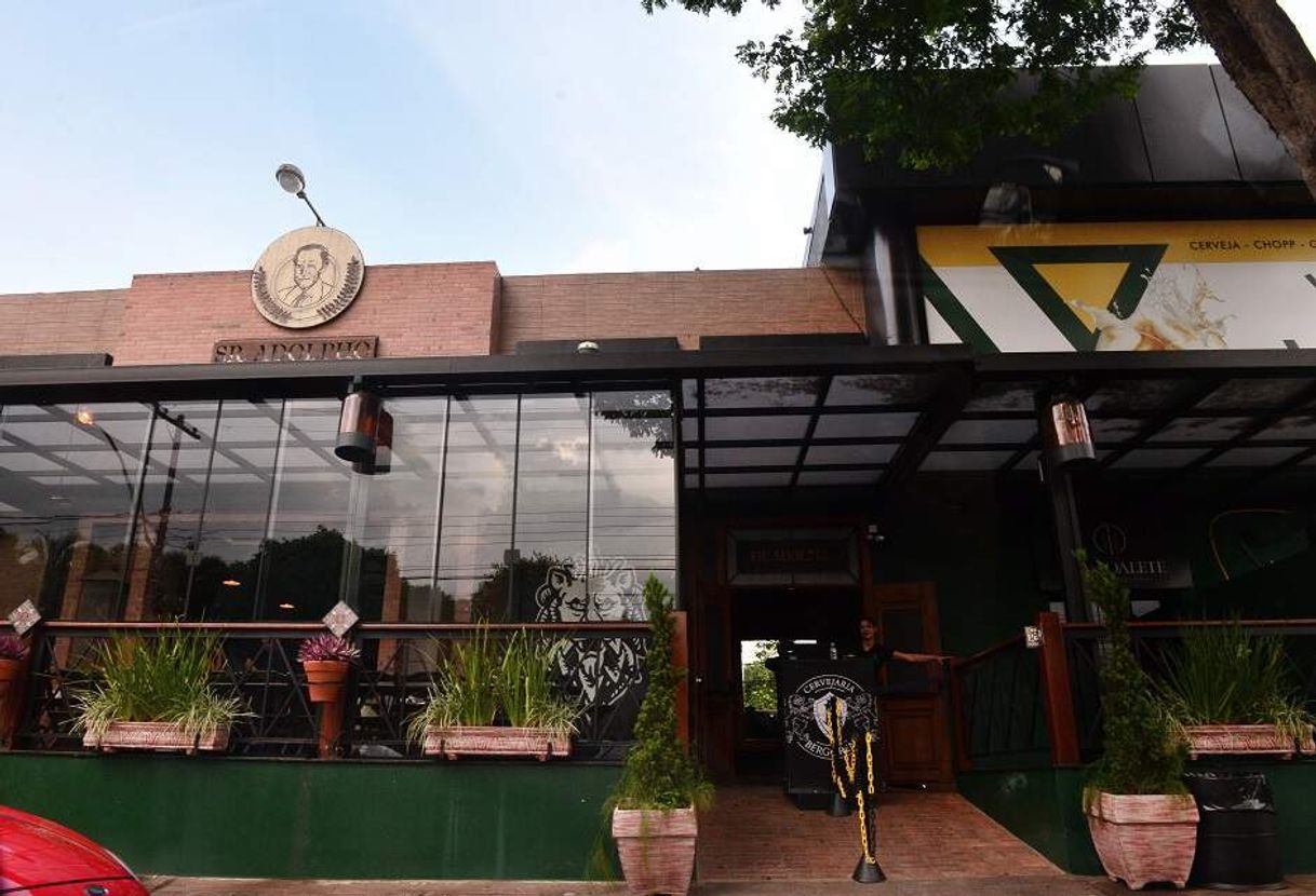 Restaurants Sr. Adolpho Choperia e Conveniência