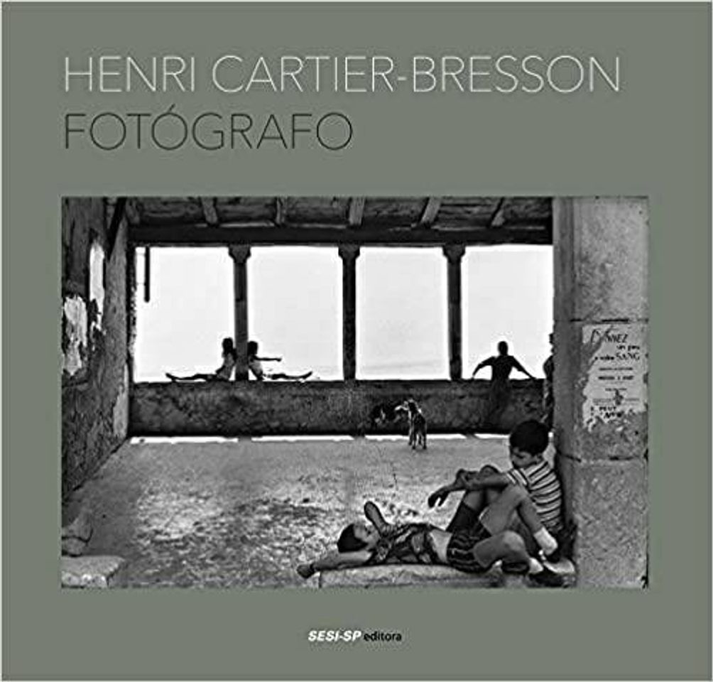 Fashion Coletânea com 155 imagens do fotógrafo Henri Cartier-Bresson