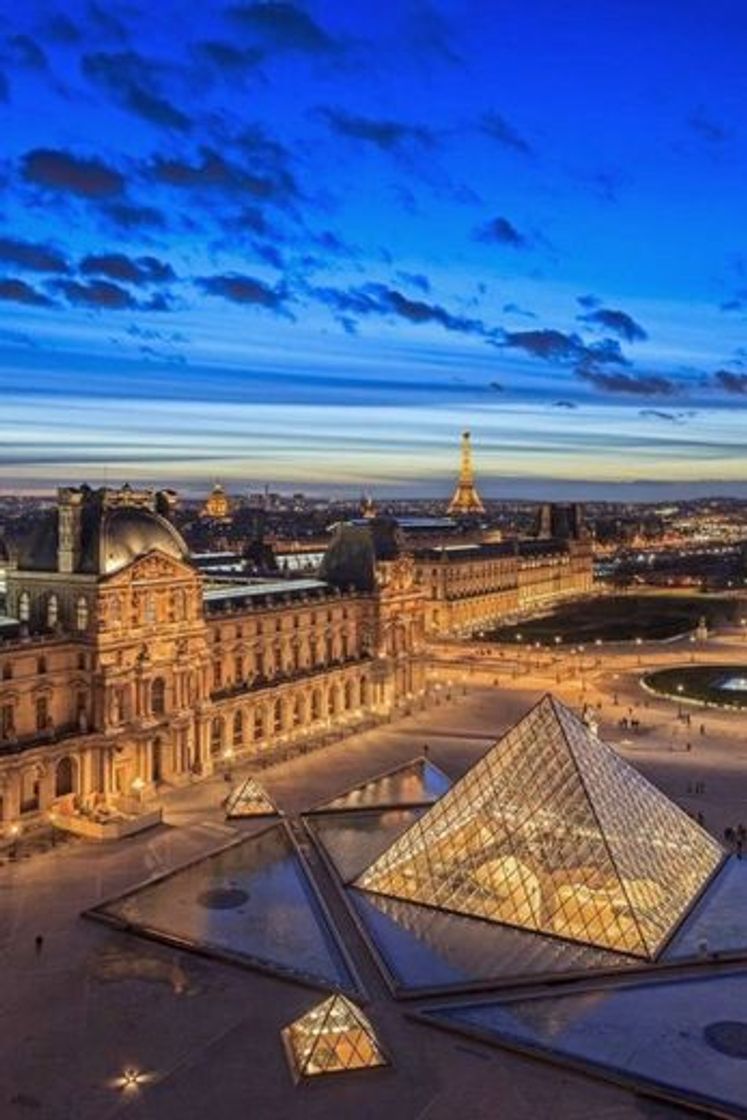 Moda Louvre imagem aérea 🌙