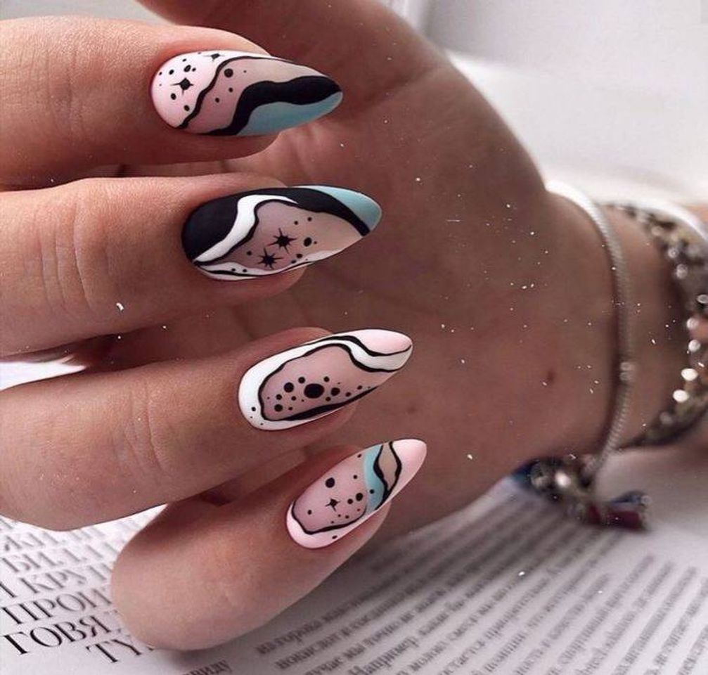 Moda Modern art nail design