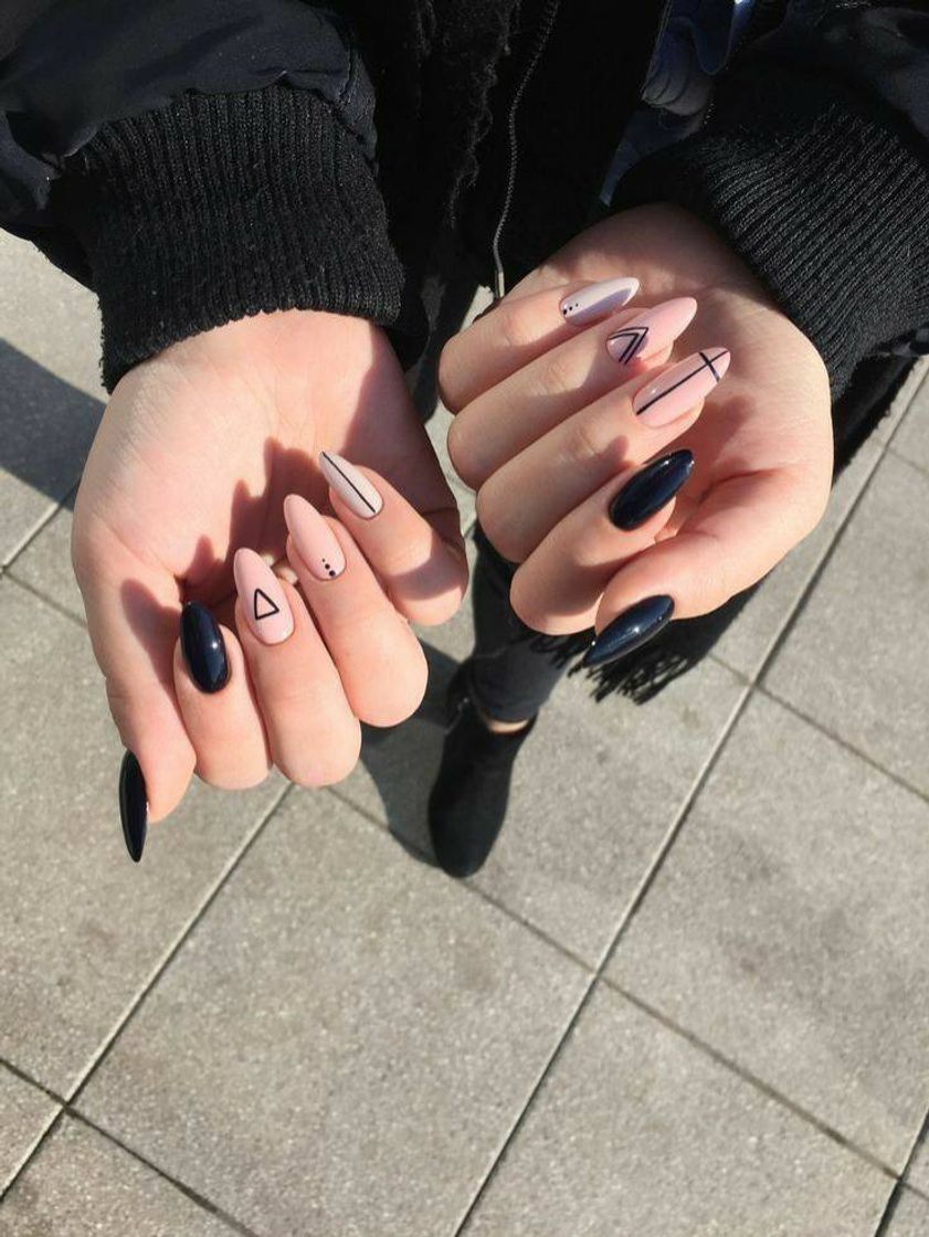 Moda Unhas de Preto e rosa são grandiosa 