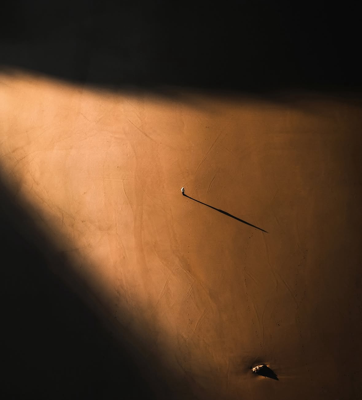 Place Las luces y sombras contra la arena
