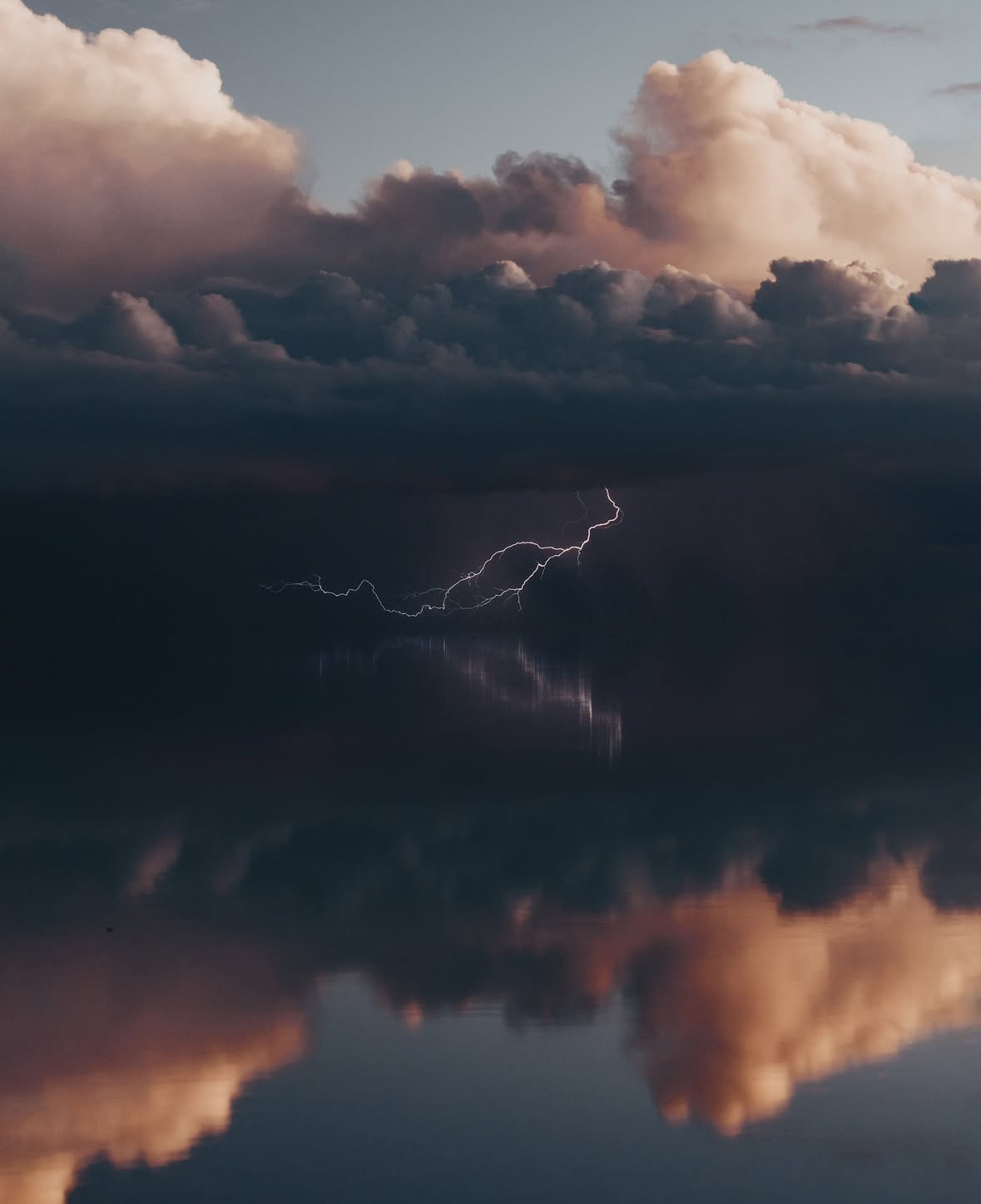Place Tormentas en un Espejo