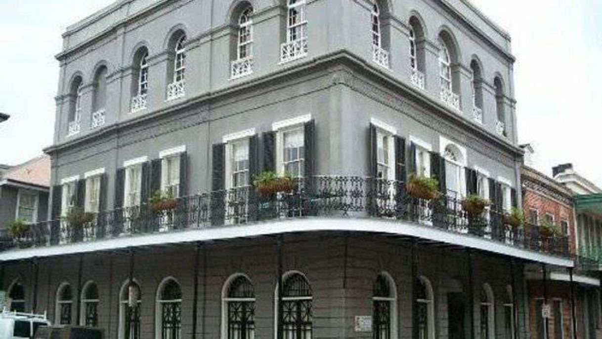 Moda Mansión Lalaurie: la historia de la terrorífica casa 🏚👻👁