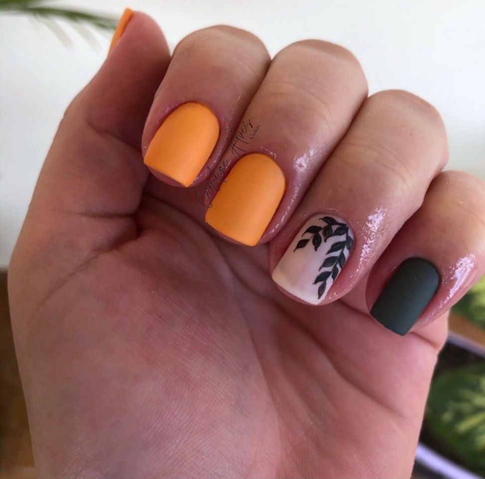 Moda Unhas curtinha decorada 