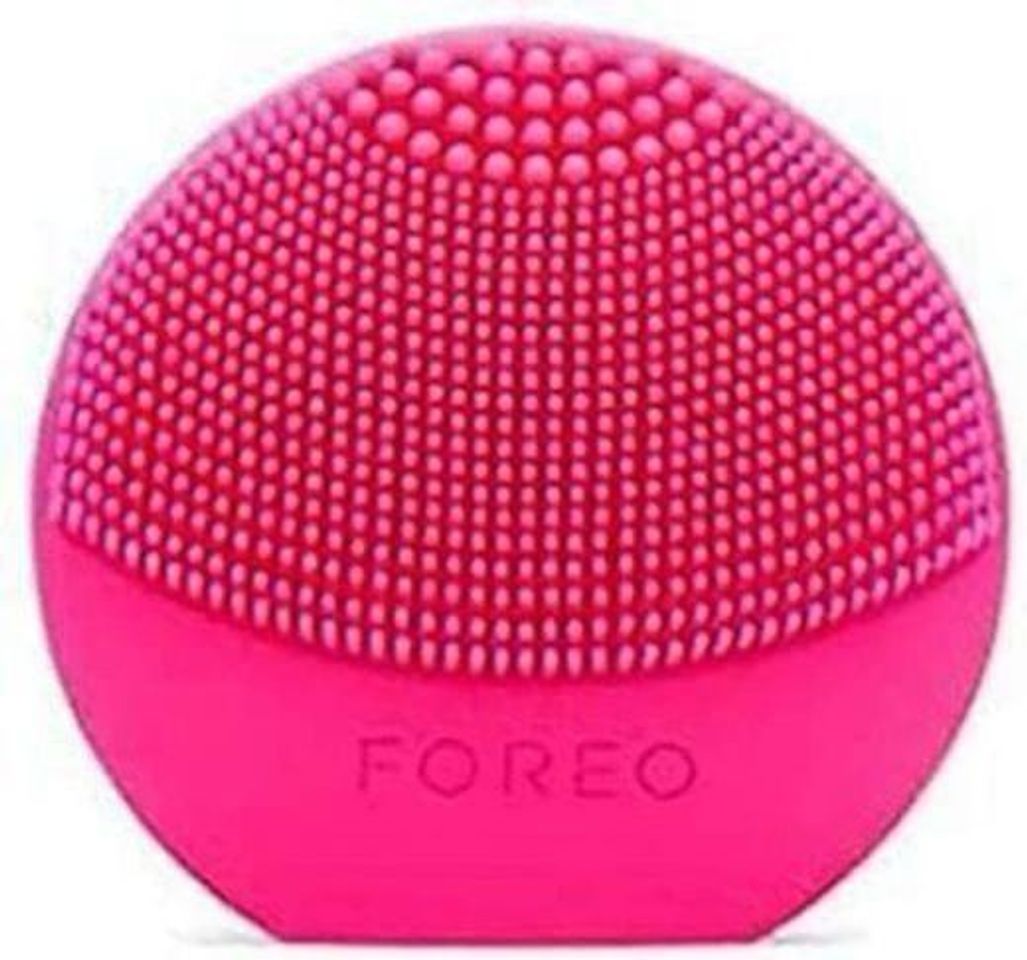 Beauty LUNA Play Plus de FOREO es el cepillo facial recargable de silicona