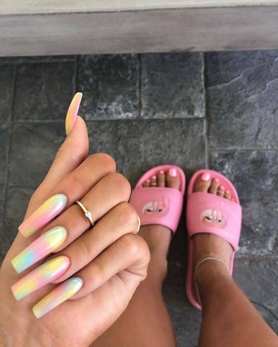 Fashion As unhas poderosas da Kylie Jenner