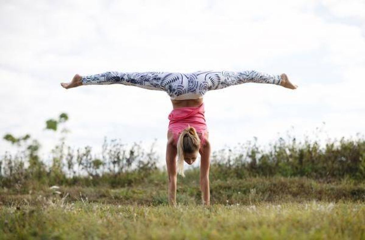 Fashion Handstand