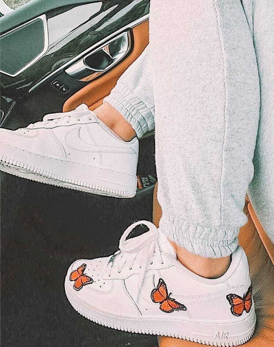 Fashion Tênis Nike simples com pet de borboleta 😁🦋