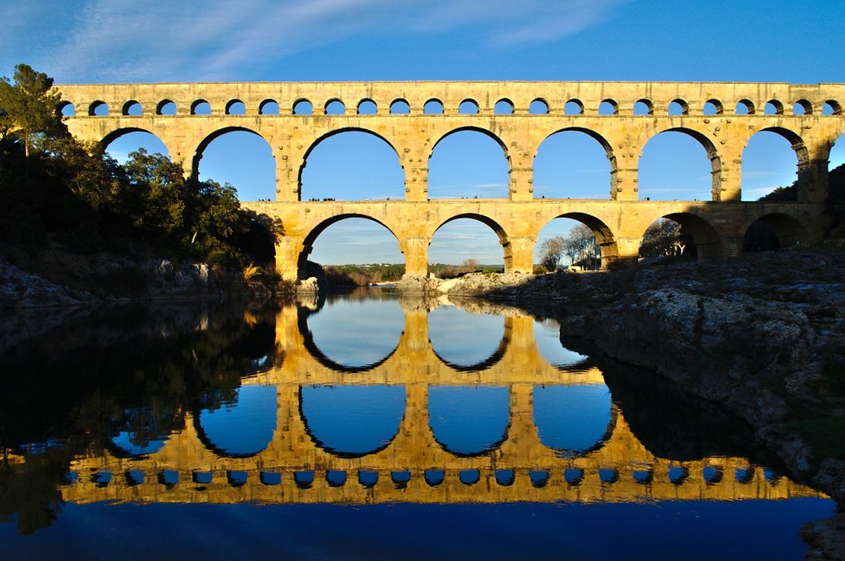 Place Pont du Gard