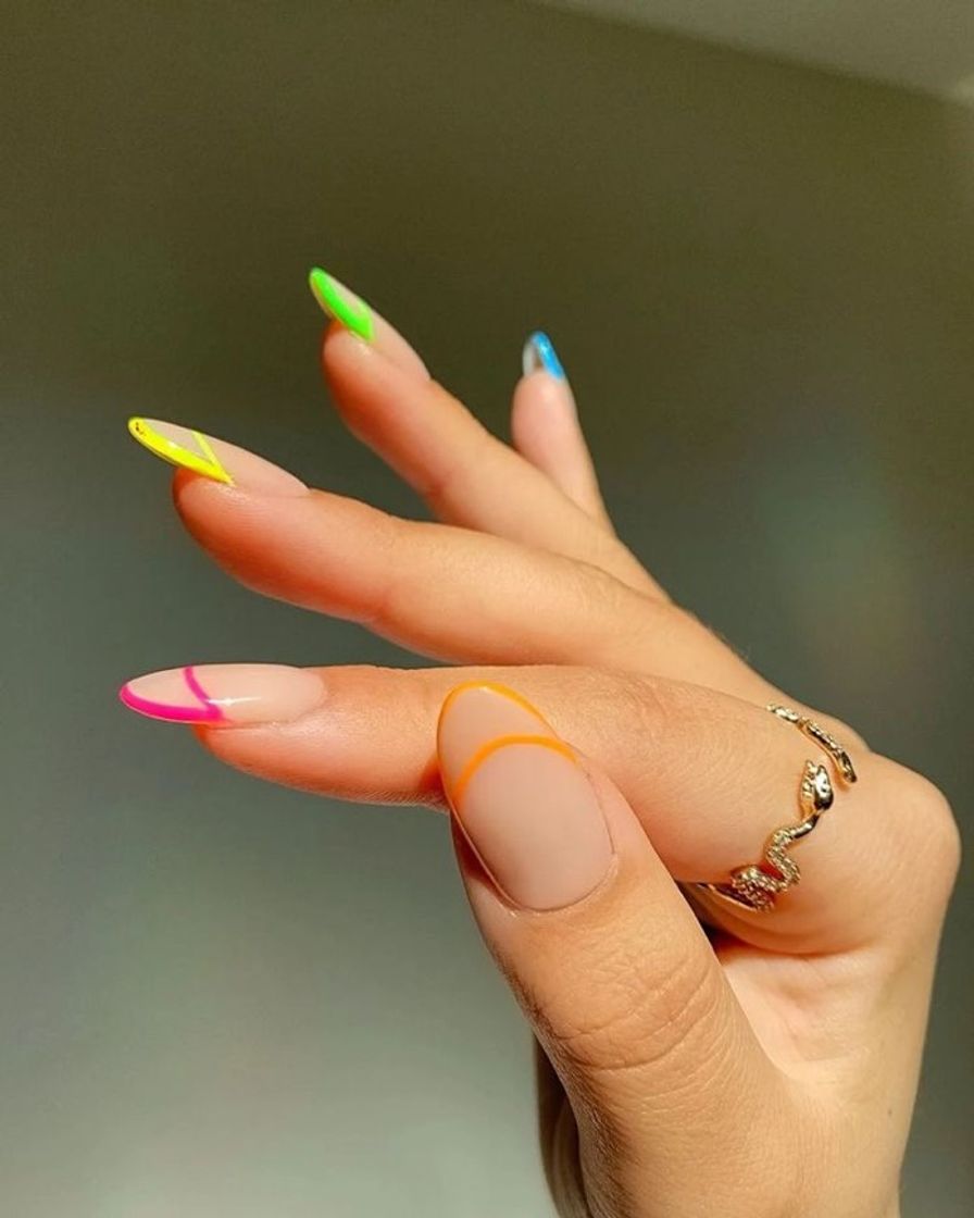 Social Colorful nails 