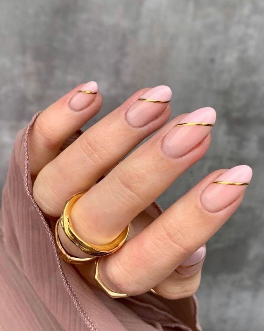Social Gold and pink nails