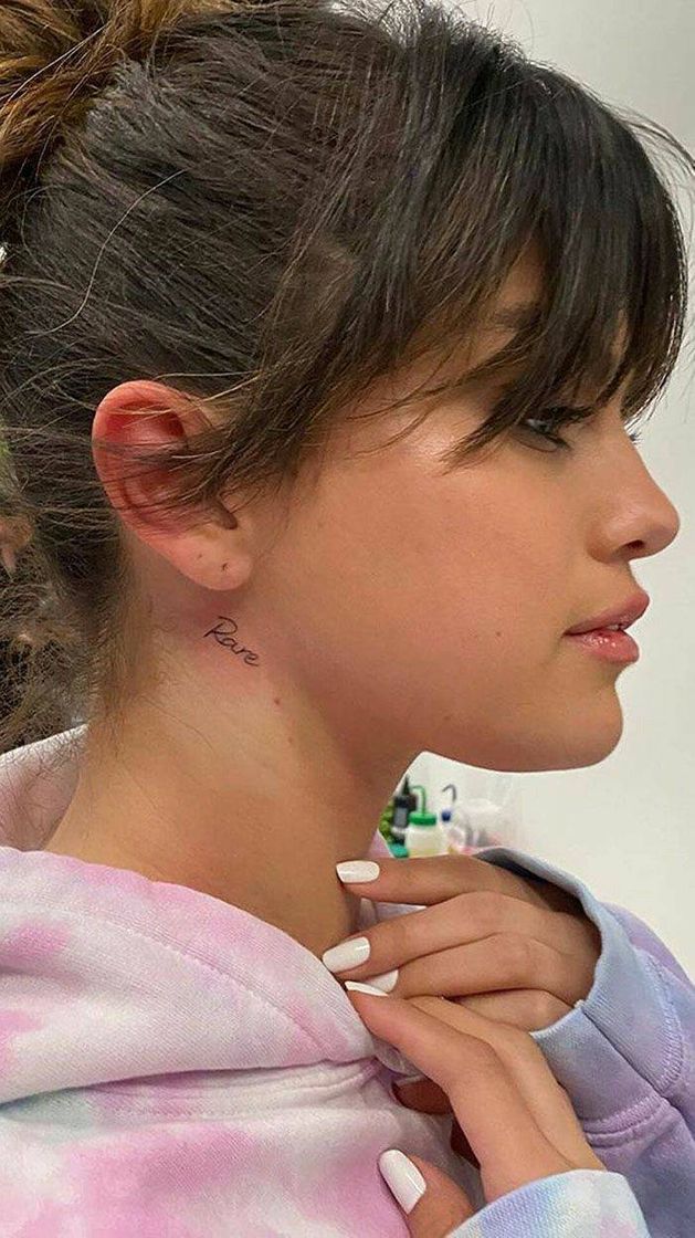 en el cuello 